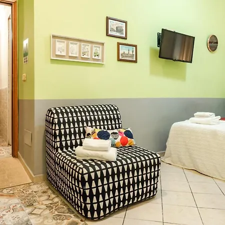 Domenichino Guesthouse Гостевой дом *